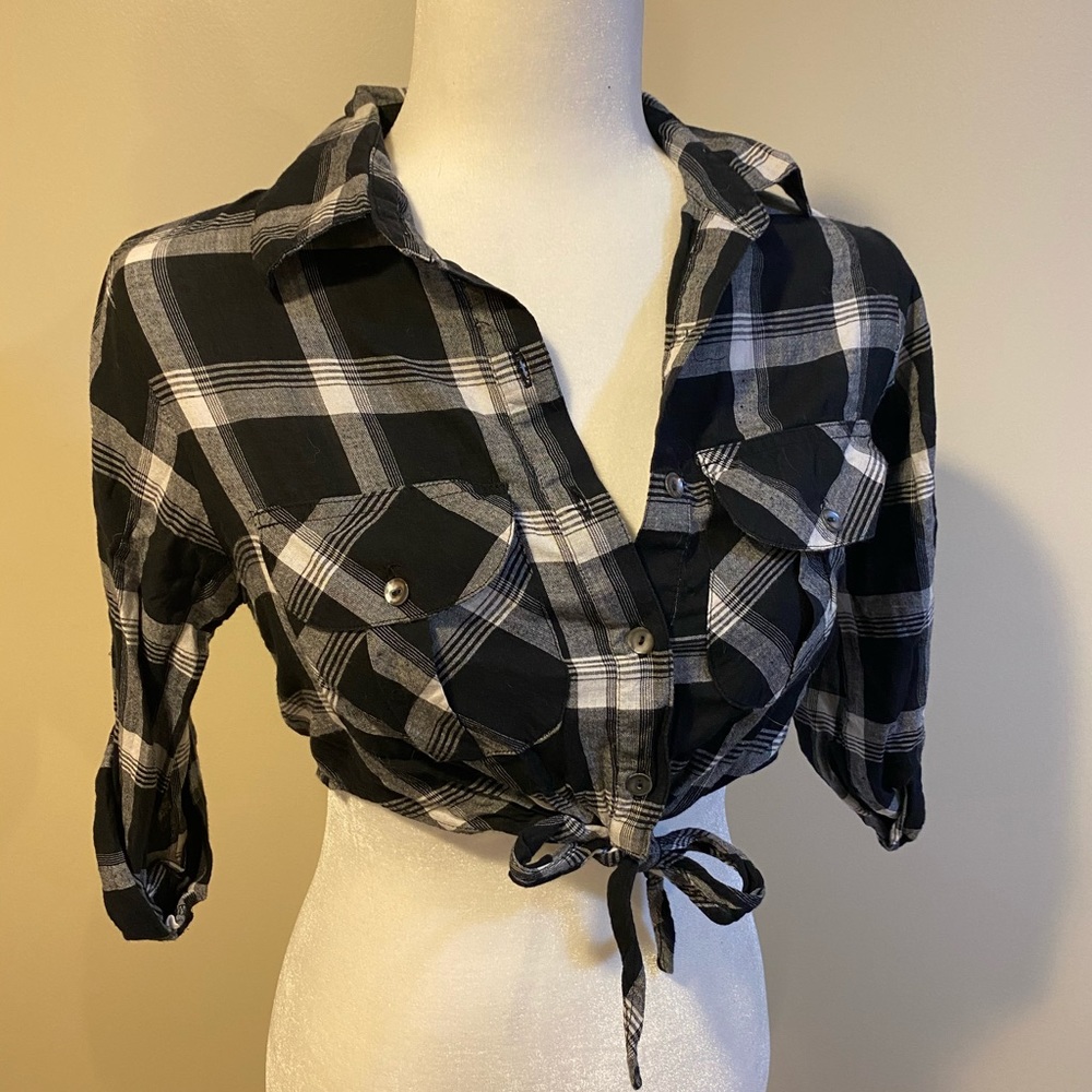Wet Seal crop plaid button up S